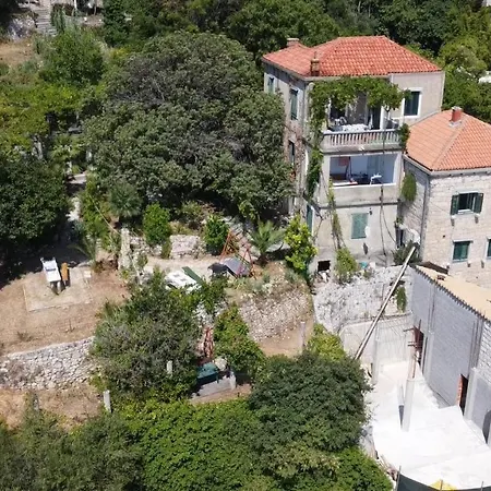 Old Stone House Aparthotel