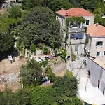 Old Stone House Aparthotel