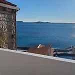 Old Stone House Apart-hotel