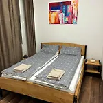 Old Stone House Aparthotel 3*