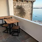 Old Stone House Aparthotel 3*