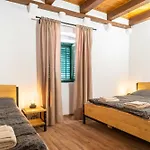 Apart-hotel Old Stone House