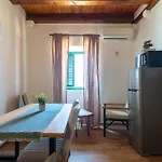 Old Stone House Apart-hotel 3*