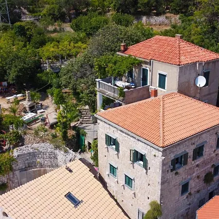 Old Stone House Apartmanhotel Mlini