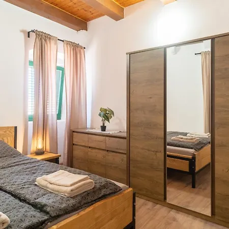 Old Stone House Mlini