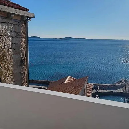 Old Stone House Apartmanhotel